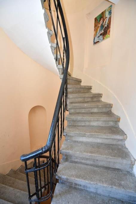 Taksim Private Terrace Close To Antique Store Galata Port Cihangir