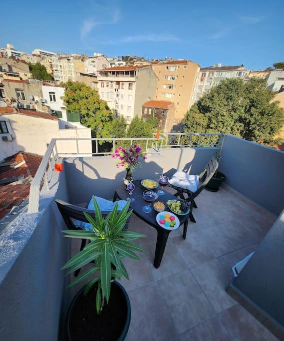 Taksim Private Terrace Close To Antique Store Galata Port Cihangir Daire İstanbul