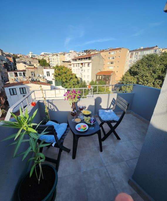 Taksim Private Terrace Close To Antique Store Galata Port Cihangir İstanbul